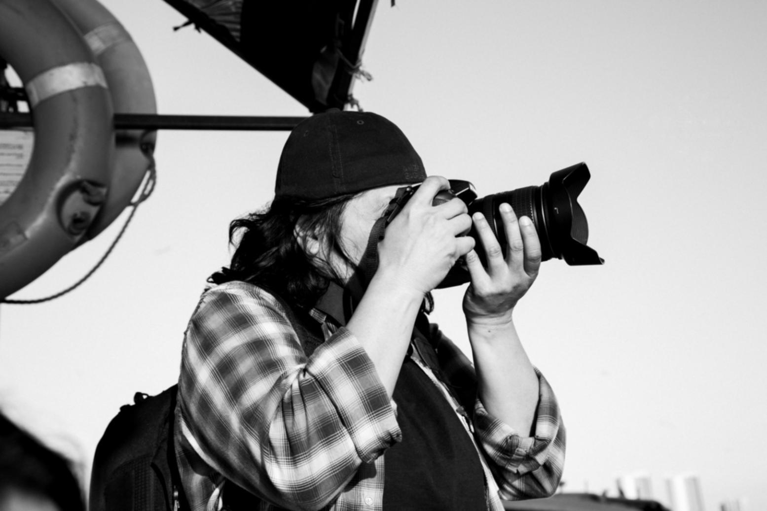 Fotografia di viaggio che mostra tecniche di composizione e illuminazione naturale