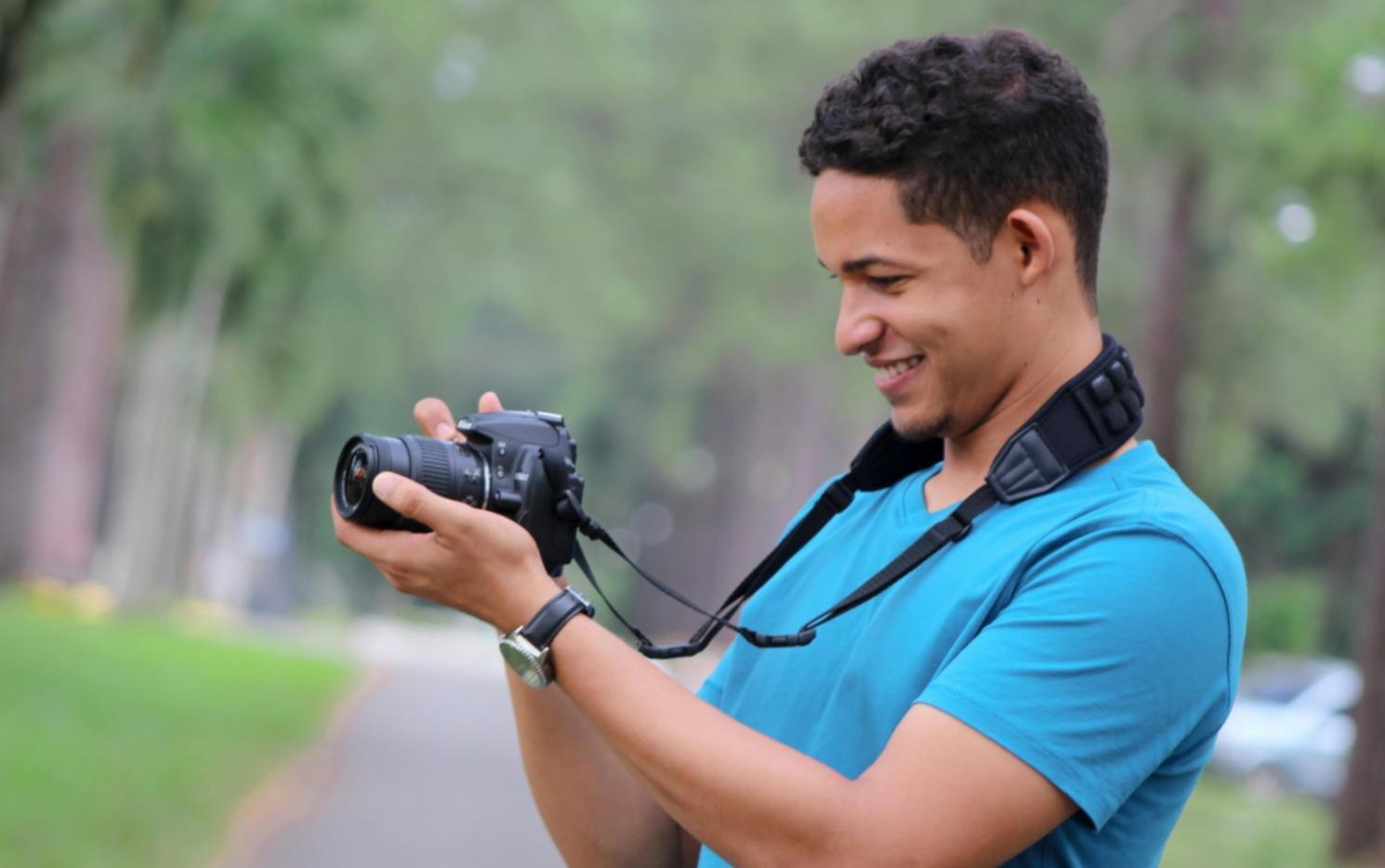 Panorama fotografico suggestivo che rappresenta l'essenza della fotografia di viaggio